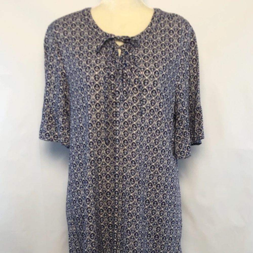 OLD NAVY SLEEPWEAR SHORT SLEEVE BLUE AND WHITE DRESS SIZE L/G